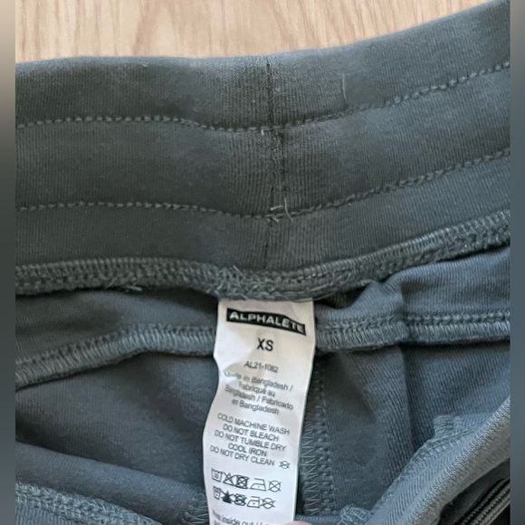 3X ALPHALETE Essential Core Athletic Pocket 3" Shorts Women’s Size XS - Picture 7 of 11